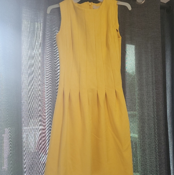 Semi formal dress - Picture 1 of 1